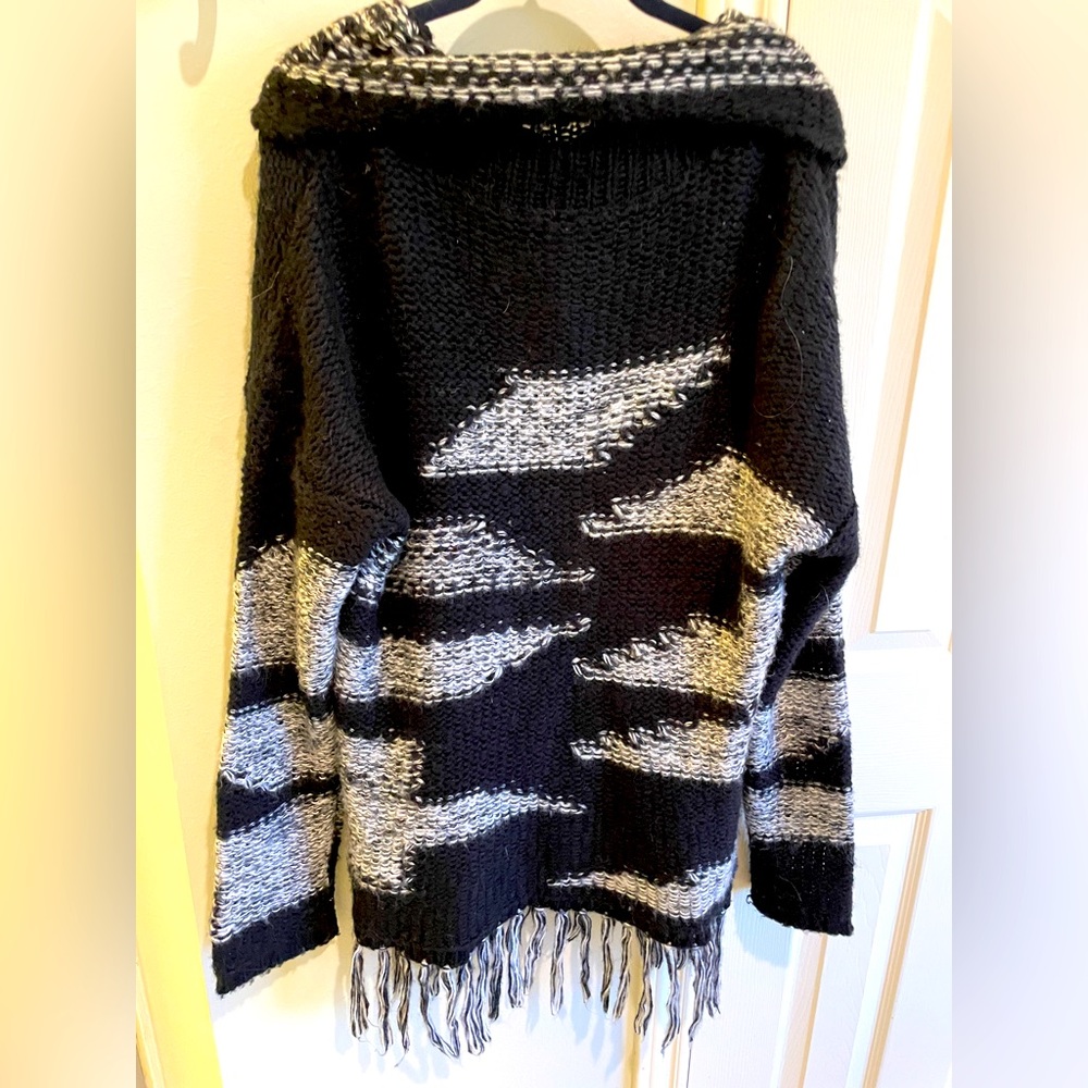 Venus Cowl Beck Fringe Sweater